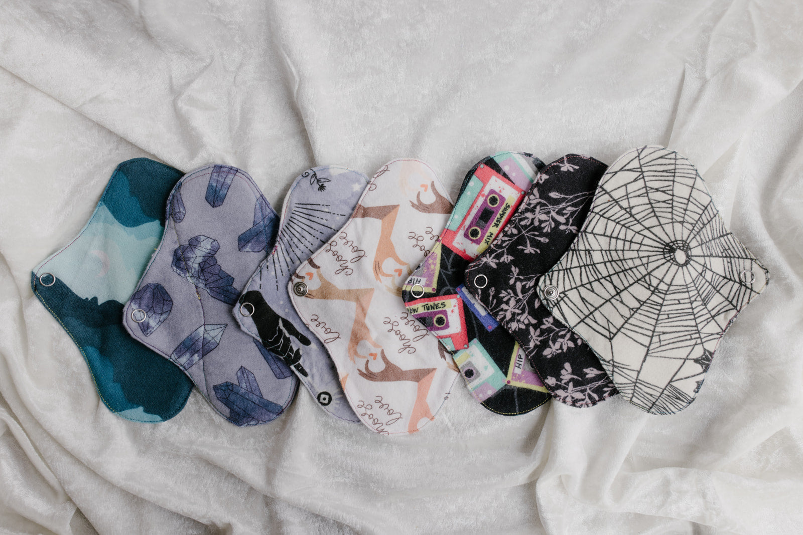 Cloth pads - tween/small light